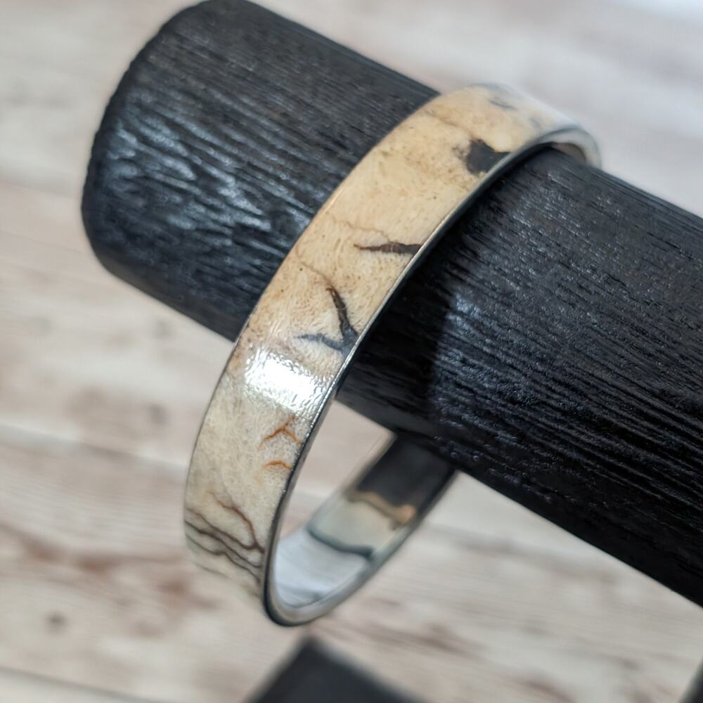 Vintage Bracelet / Bangle - Stone Like Design - 8"